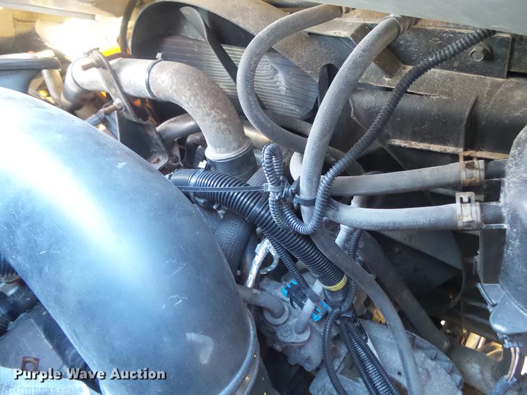 image for item DB7292 2011 International WorkStar 7500 paint striper truck