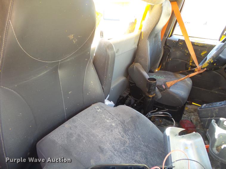 image for item DB7292 2011 International WorkStar 7500 paint striper truck