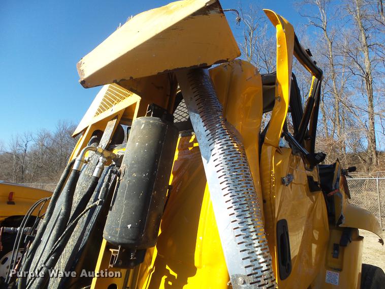 image for item DB7292 2011 International WorkStar 7500 paint striper truck