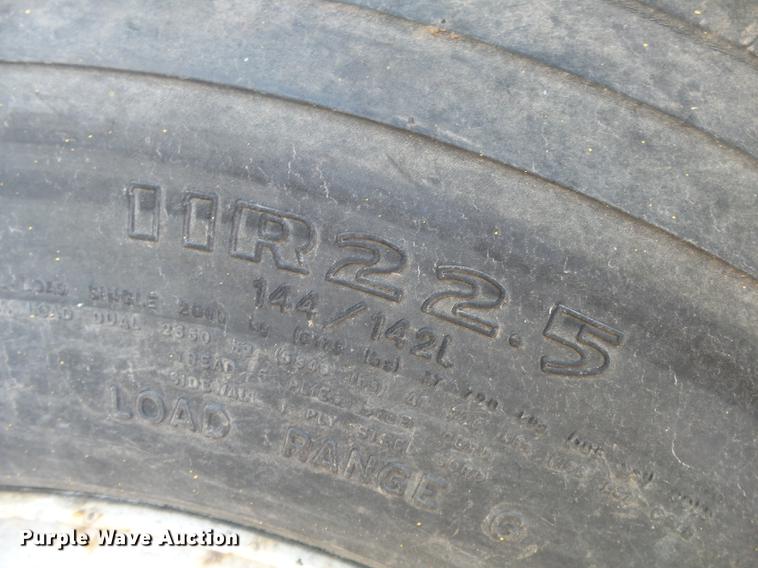 image for item DB7292 2011 International WorkStar 7500 paint striper truck