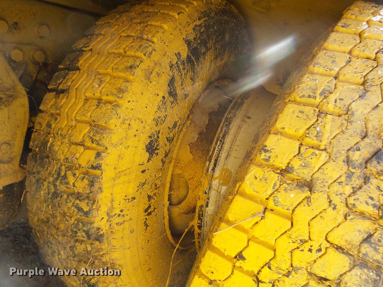 image for item DB7292 2011 International WorkStar 7500 paint striper truck