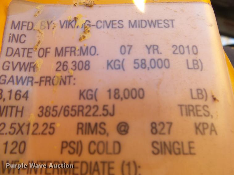 image for item DB7292 2011 International WorkStar 7500 paint striper truck