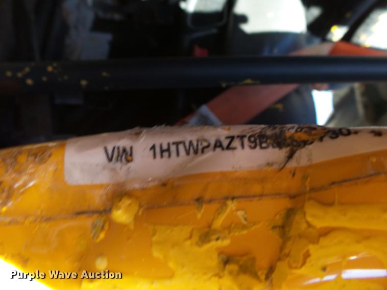 image for item DB7292 2011 International WorkStar 7500 paint striper truck