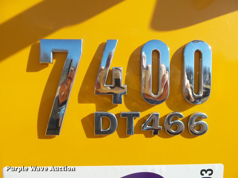 image for item DB7293 2005 International 7400 cab and chassis