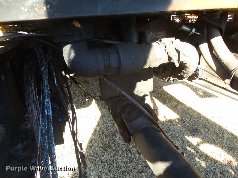 image for item DB7293 2005 International 7400 cab and chassis