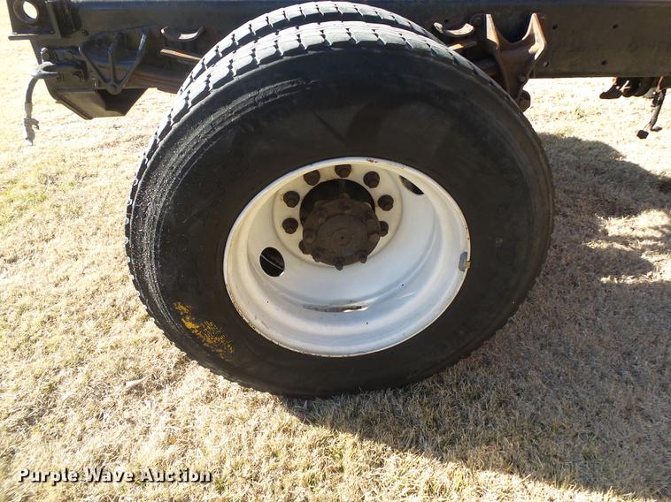 image for item DB7293 2005 International 7400 cab and chassis