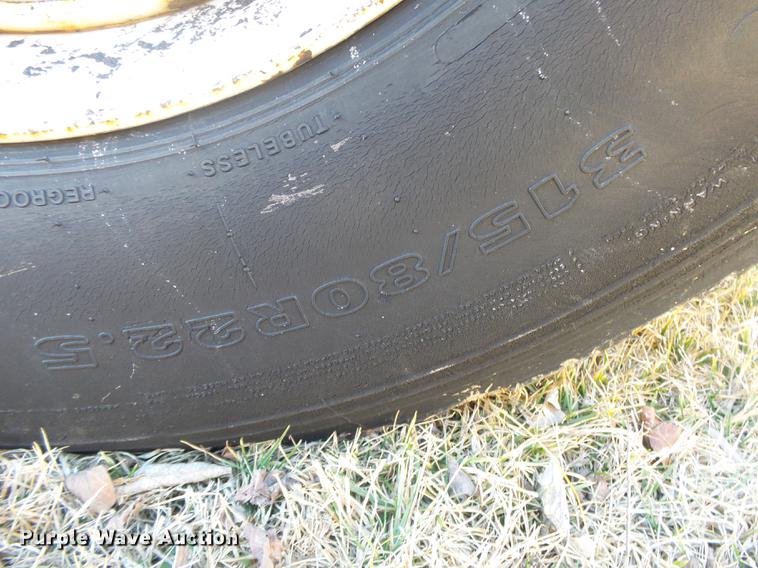 image for item DB7293 2005 International 7400 cab and chassis