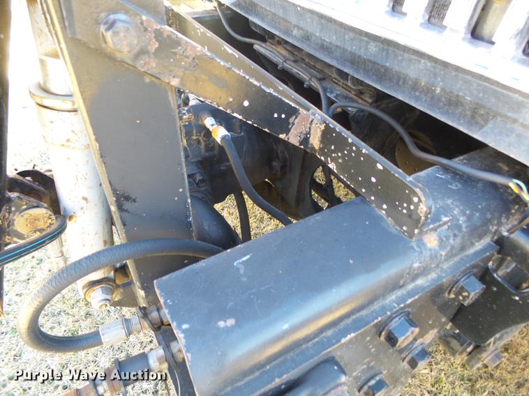 image for item DB7293 2005 International 7400 cab and chassis