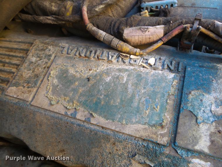 image for item DB7293 2005 International 7400 cab and chassis