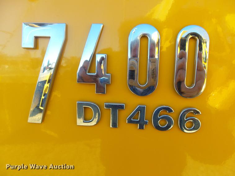 image for item DB7293 2005 International 7400 cab and chassis