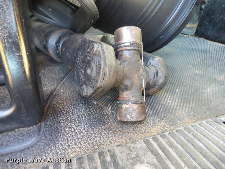 image for item DB7293 2005 International 7400 cab and chassis