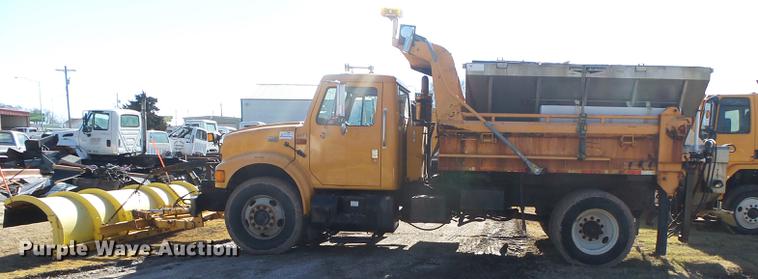 image for item DB7295 2002 International 4900 dump truck