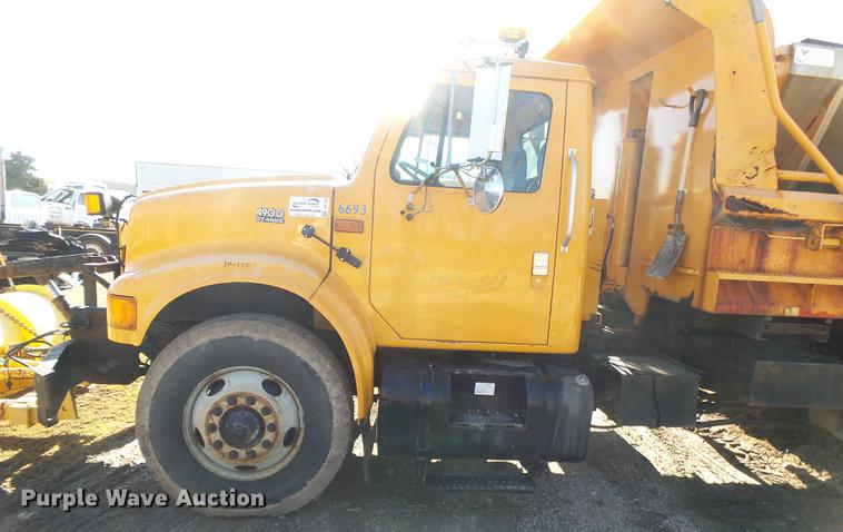 image for item DB7295 2002 International 4900 dump truck
