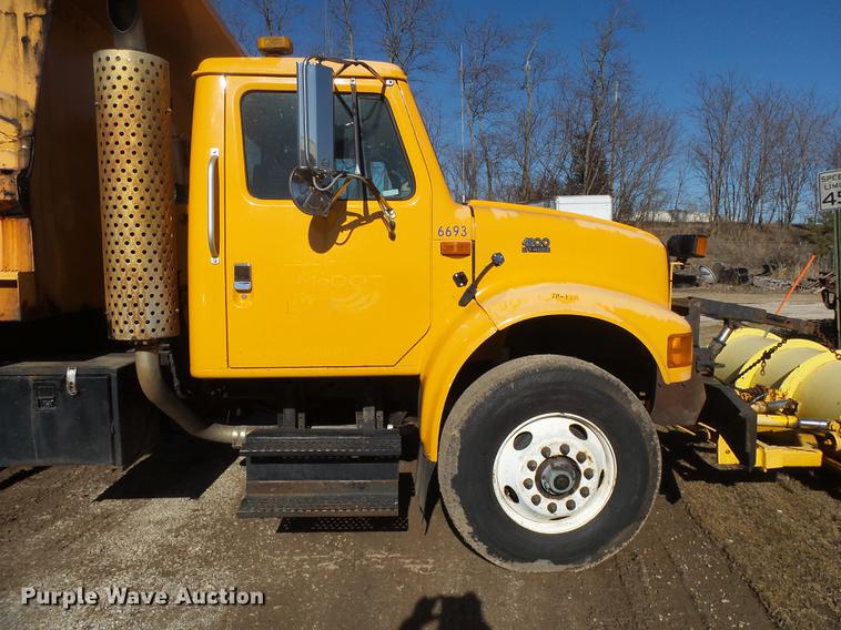 image for item DB7295 2002 International 4900 dump truck