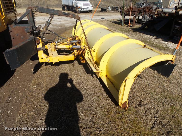 image for item DB7295 2002 International 4900 dump truck