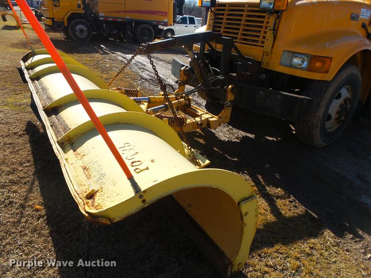 image for item DB7295 2002 International 4900 dump truck