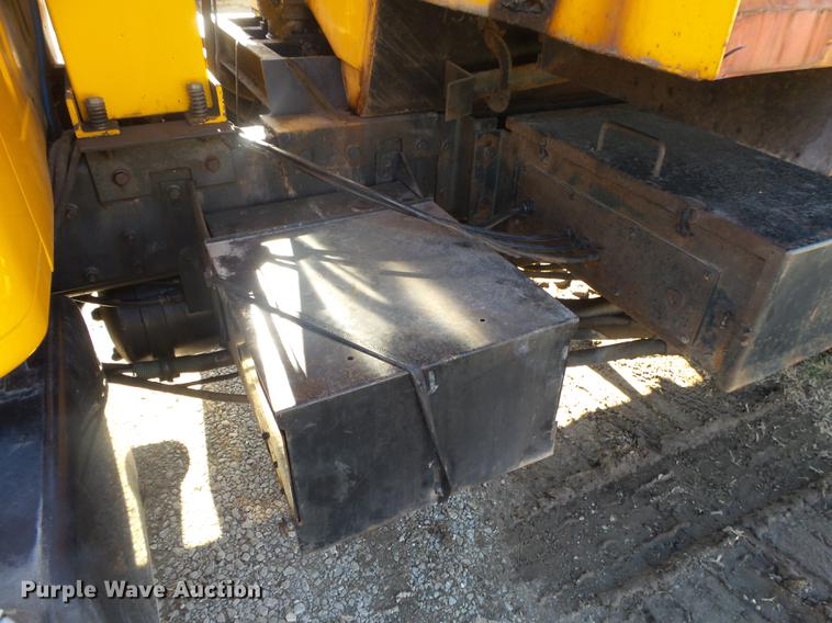 image for item DB7295 2002 International 4900 dump truck