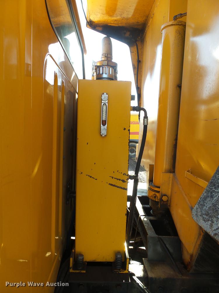 image for item DB7295 2002 International 4900 dump truck