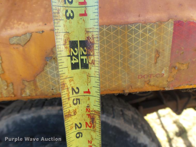 image for item DB7295 2002 International 4900 dump truck