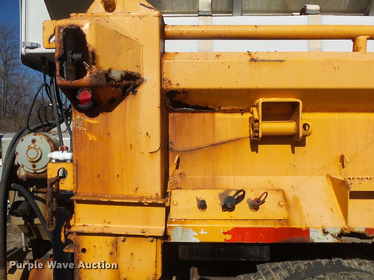 image for item DB7295 2002 International 4900 dump truck