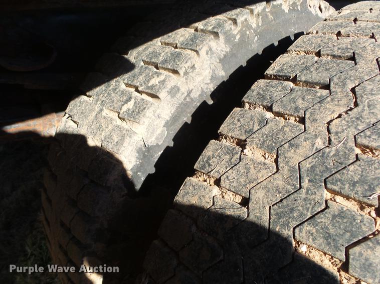 image for item DB7295 2002 International 4900 dump truck