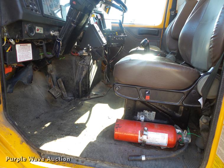 image for item DB7295 2002 International 4900 dump truck