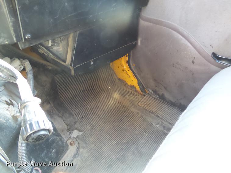 image for item DB7295 2002 International 4900 dump truck