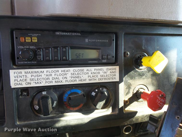 image for item DB7295 2002 International 4900 dump truck