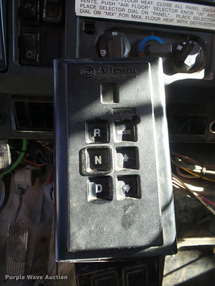 image for item DB7295 2002 International 4900 dump truck