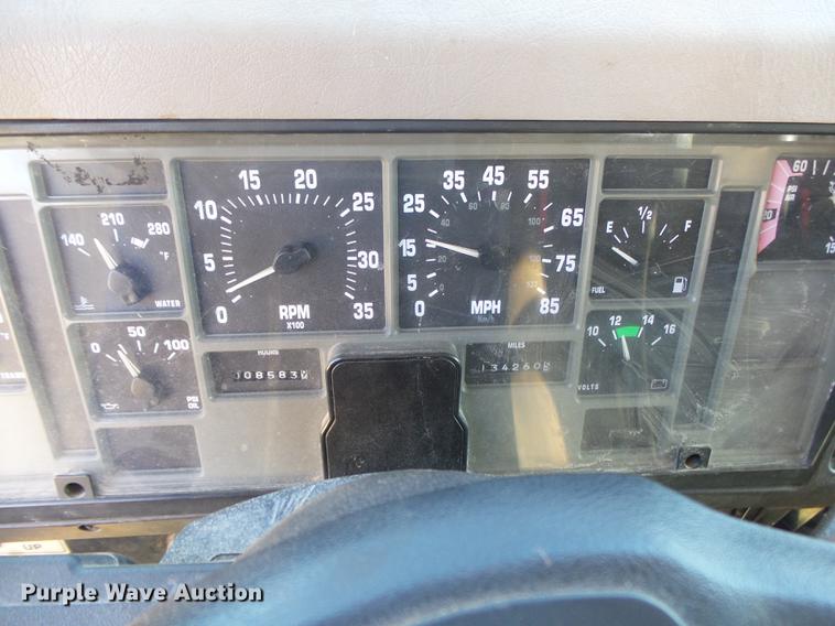 image for item DB7295 2002 International 4900 dump truck