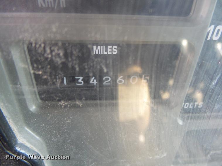 image for item DB7295 2002 International 4900 dump truck