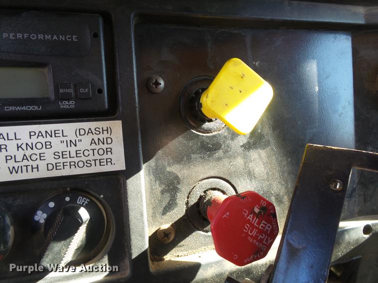 image for item DB7295 2002 International 4900 dump truck