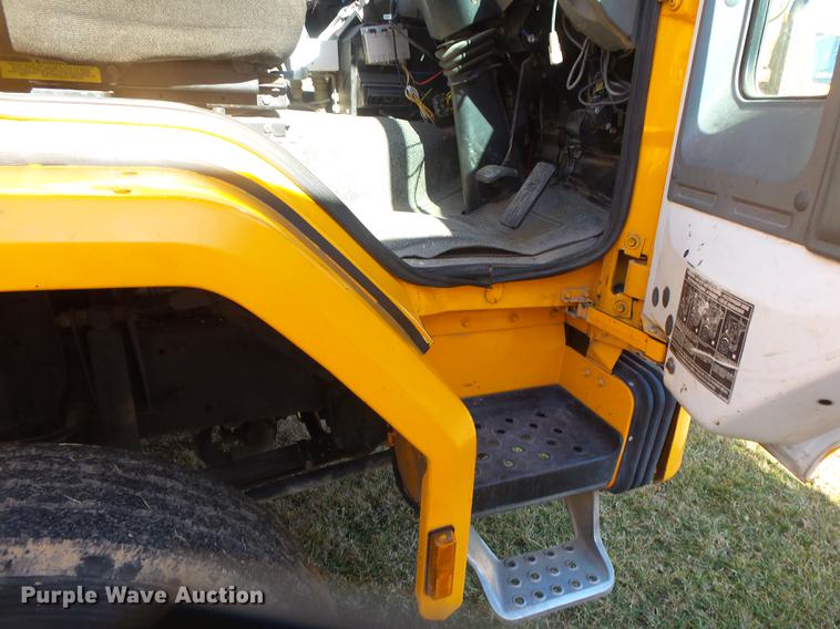 image for item DB7296 2005 Sterling SC8000 Cargo street sweeper truck