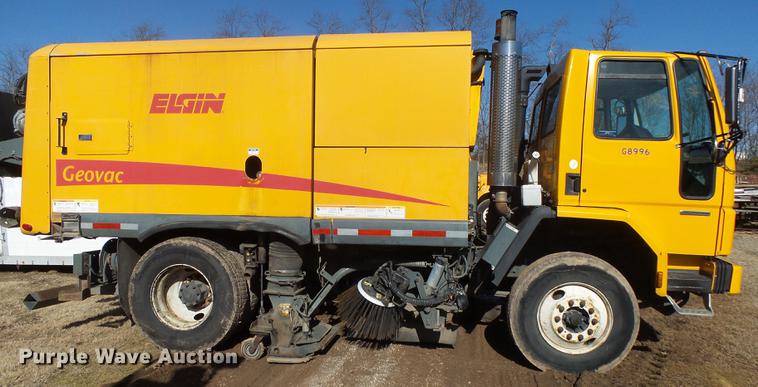 image for item DB7297 2004 Sterling SC8000 Cargo street sweeper truck