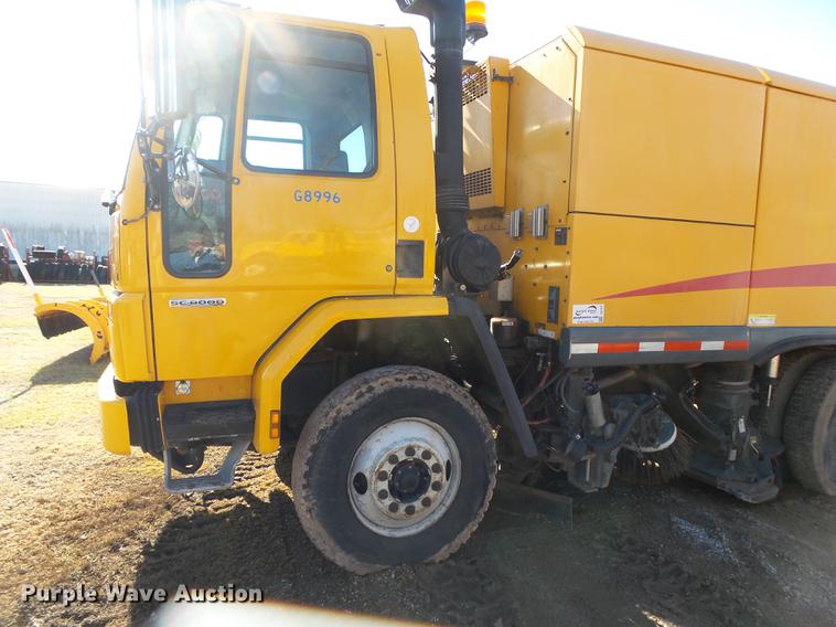 image for item DB7297 2004 Sterling SC8000 Cargo street sweeper truck