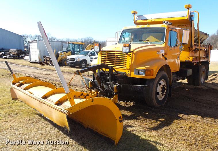 image for item DB7299 2001 International 4900 dump truck