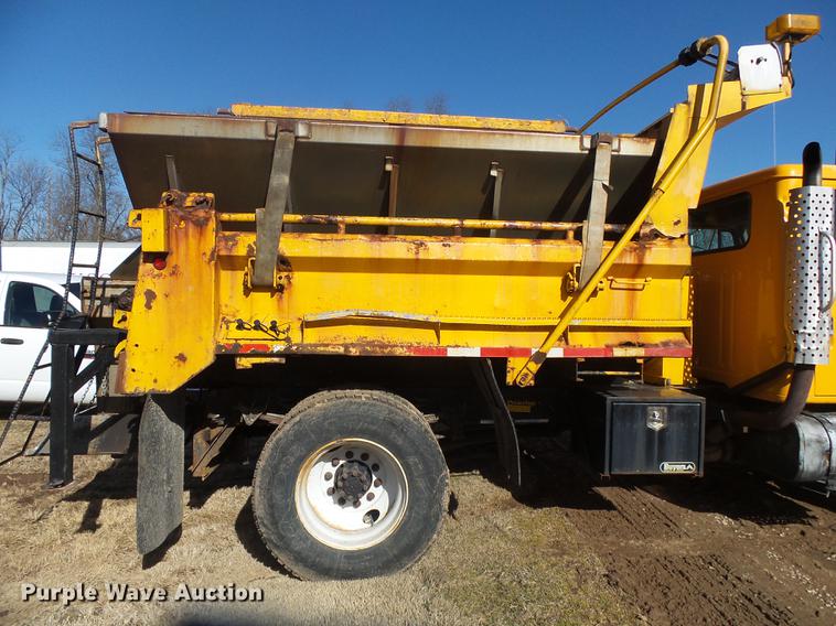 image for item DB7299 2001 International 4900 dump truck