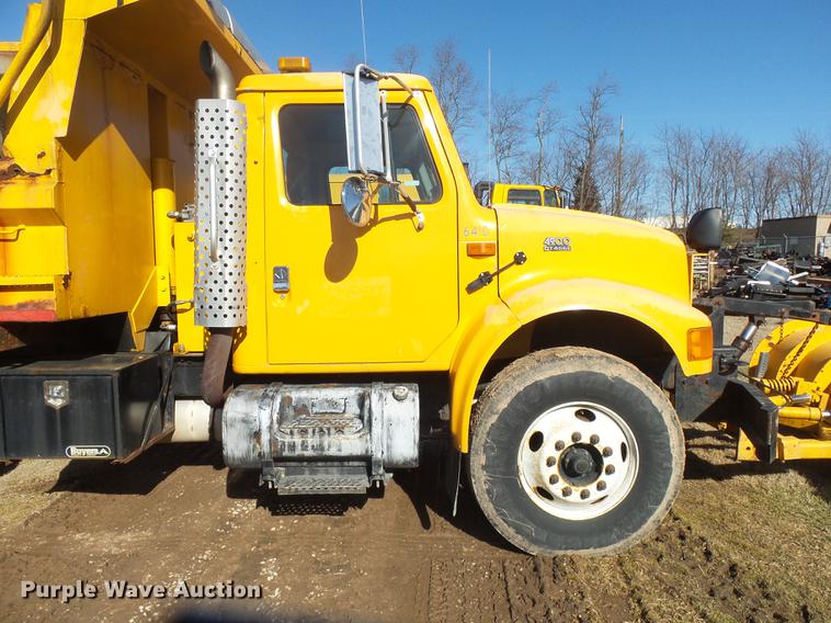 image for item DB7299 2001 International 4900 dump truck