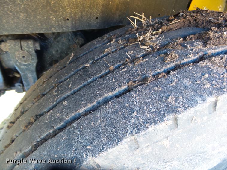 image for item DB7299 2001 International 4900 dump truck