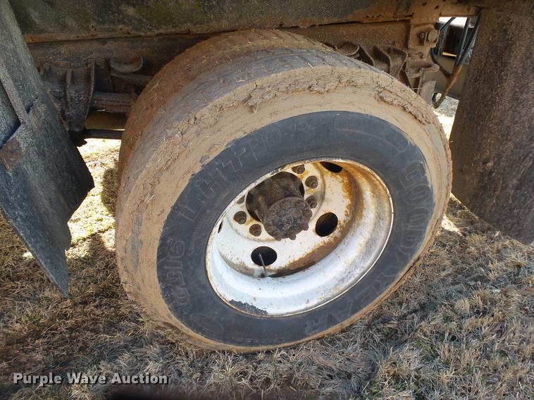 image for item DB7299 2001 International 4900 dump truck