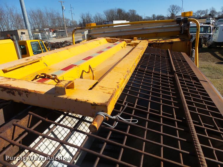 image for item DB7299 2001 International 4900 dump truck