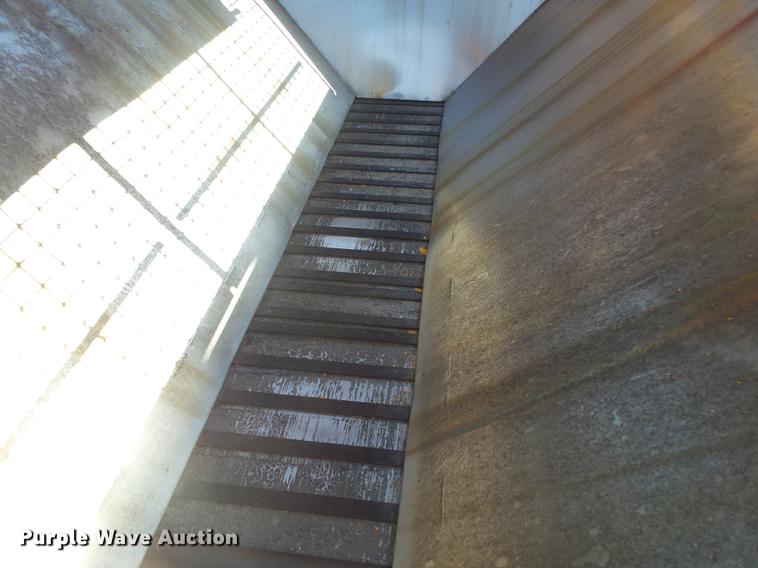 image for item DB7299 2001 International 4900 dump truck