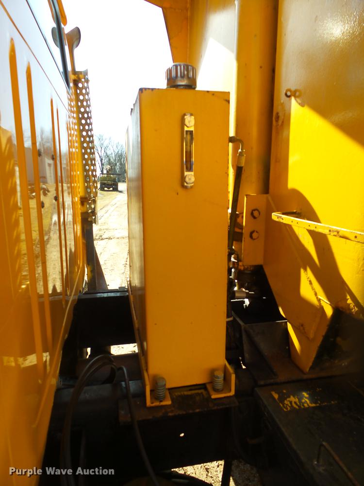 image for item DB7299 2001 International 4900 dump truck