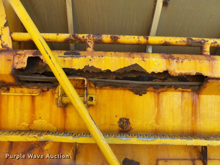 image for item DB7299 2001 International 4900 dump truck