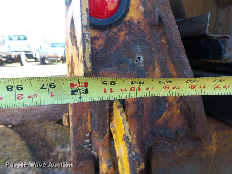 image for item DB7299 2001 International 4900 dump truck