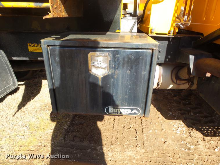 image for item DB7299 2001 International 4900 dump truck