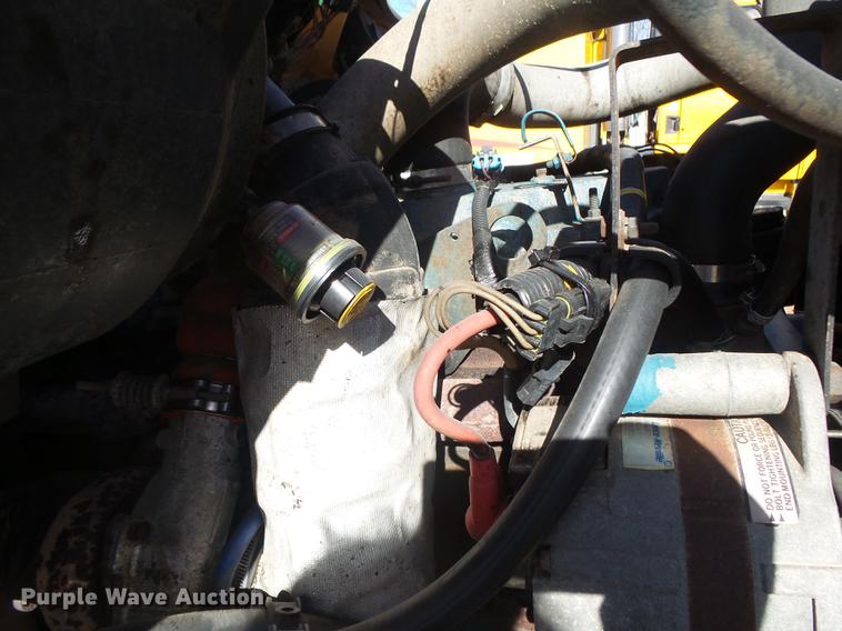 image for item DB7299 2001 International 4900 dump truck