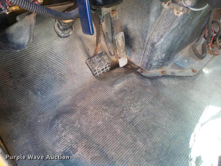 image for item DB7299 2001 International 4900 dump truck