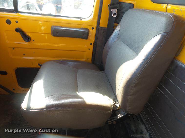 image for item DB7299 2001 International 4900 dump truck