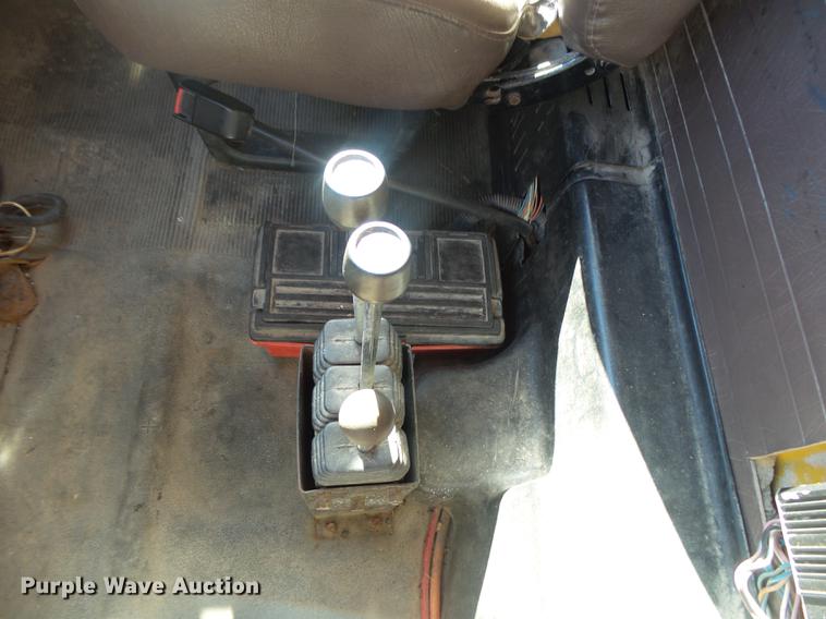 image for item DB7299 2001 International 4900 dump truck